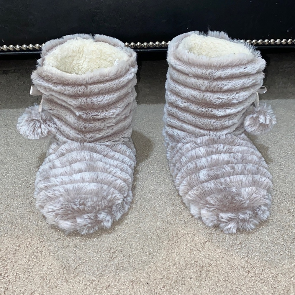 Women’s Bedroom Shoes/Boots